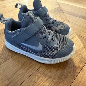 Nike Kids Gray Sneakers 7c